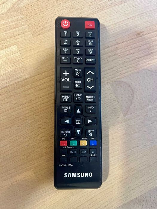 Monitor Profissional Samsung 32" DM32E (série DME)