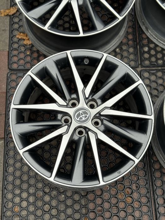 Оригінальні диски Toyota Camry 70 80 avalon Lexus es is gs 5 114,3 r18