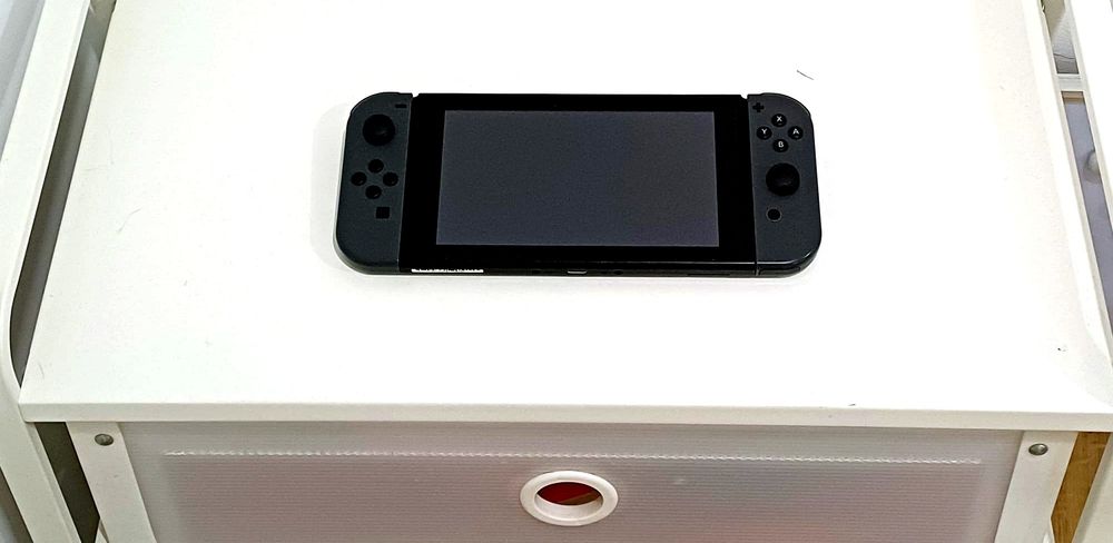 Nintendo Switch (consola + Joy-Con cinzentos)