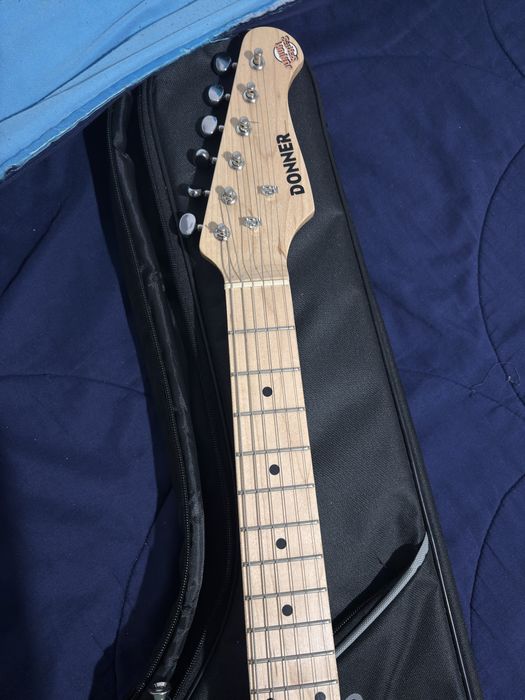 Kit Guitarra e amplificador junior Donner