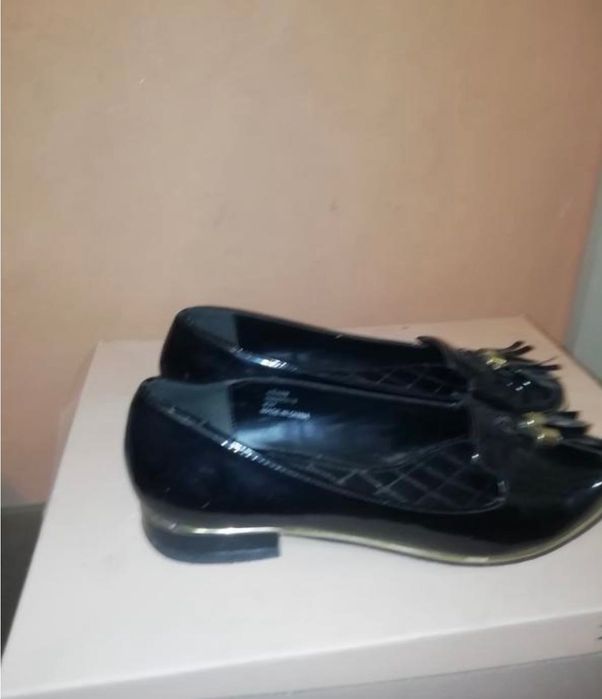 Туфлі  лакові жіночі
