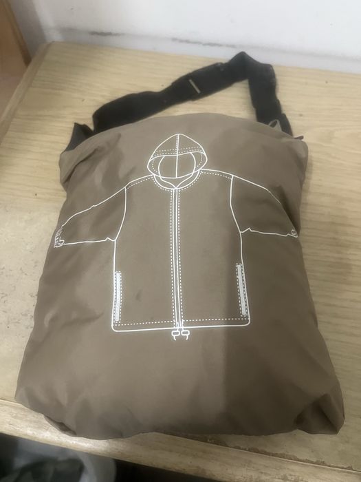 2 Casacos impermeável caça e 1 calças