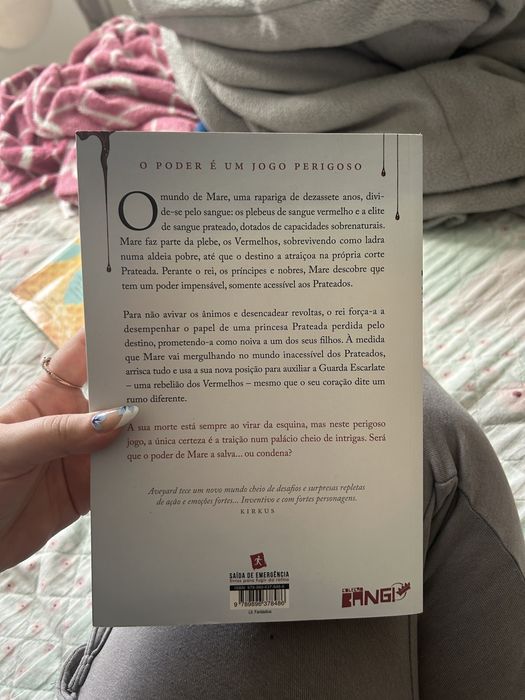Victoria Aveyard: Rainha Vermelha; Julie Buxbaum: Conta-me Três Coisas
