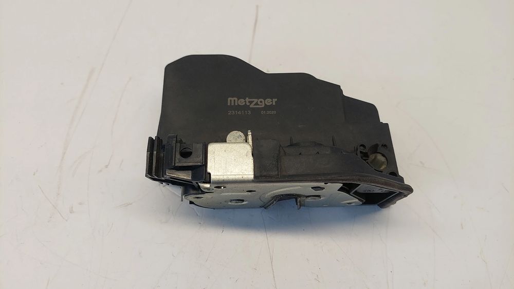 Fechadura / fecho porta frente esquerdo BMW 1 (F21)