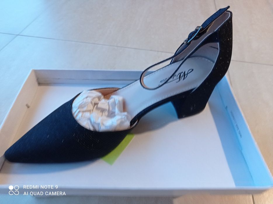 Buty na obcasie czarne brokatowe