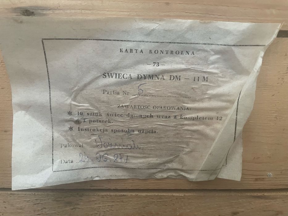 Skrzynia wojskowa na świece dymne
