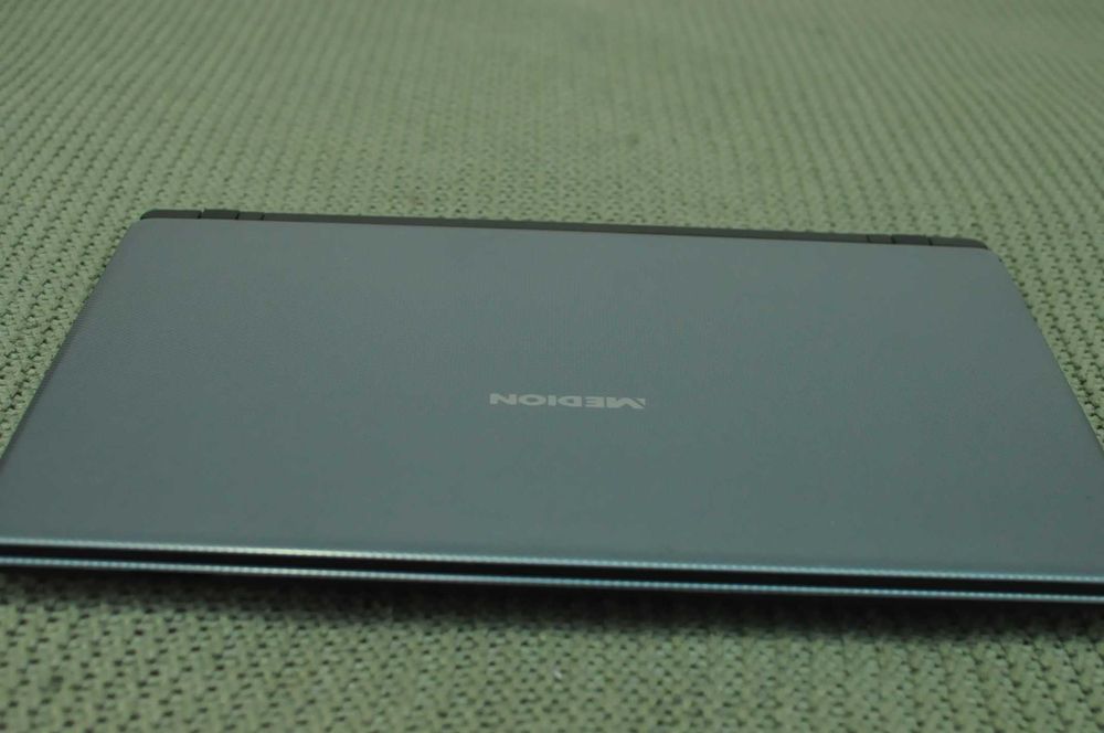 Игровой ноутбук Acer medion  (Core i5/ 8Gb /SSD/video 2Gb)