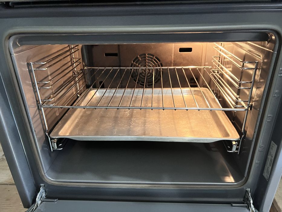 Духовка Bosch (Німеччина)