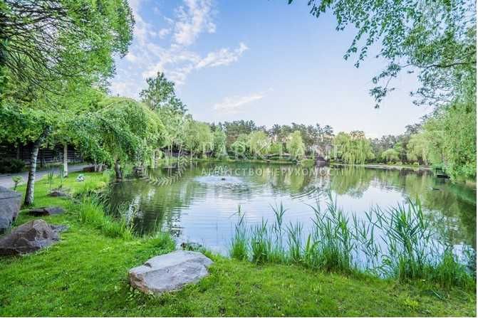 Березівка. КМ Козирна Карта. Будинок з дуже гарним ремонтом.