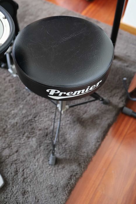 Bateria Eletrónica Roland TD15 | Estrutura com módulo completo + acessórios