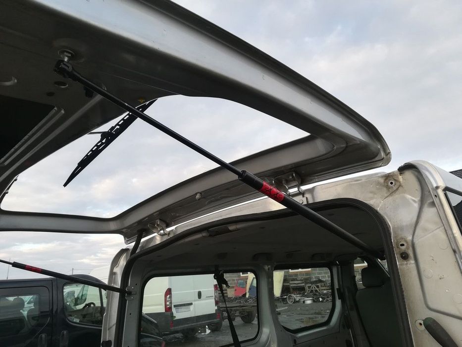 siłownik tylnej klapy trafic vivaro primastar oryg
