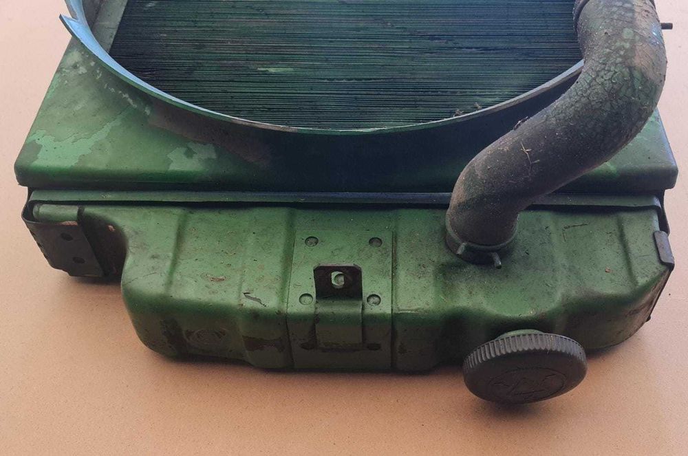CHŁODNICA do John Deere 2040, 2040s 2250, 2450, 2650, 2850