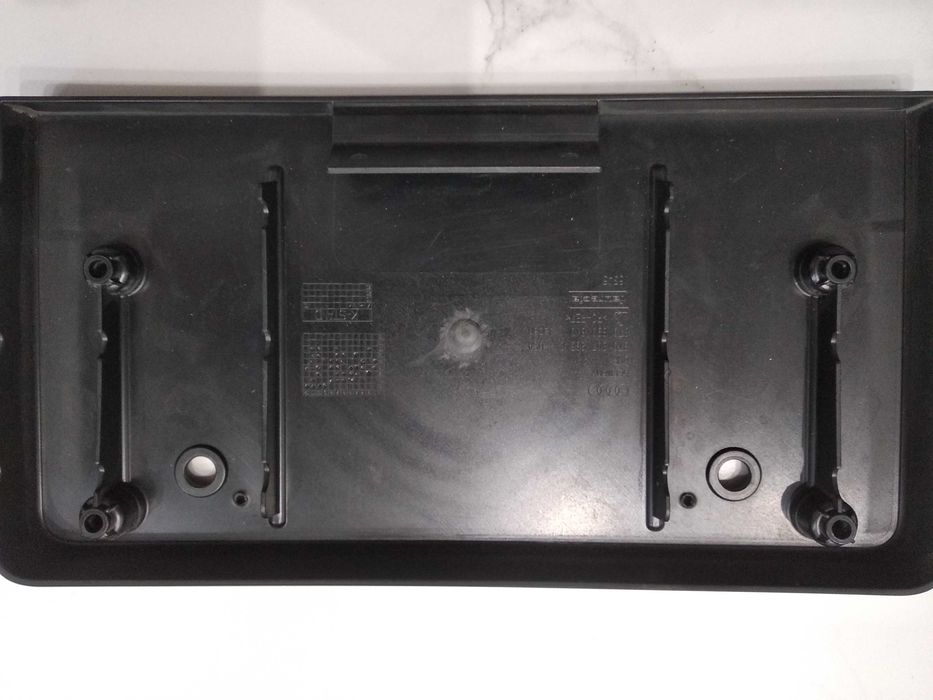 8T0 807 285 C Кронштейн номерного знака Audi A5/S5