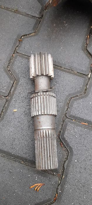 Wałek zwolnicy Zeppelin ZM 12, 13