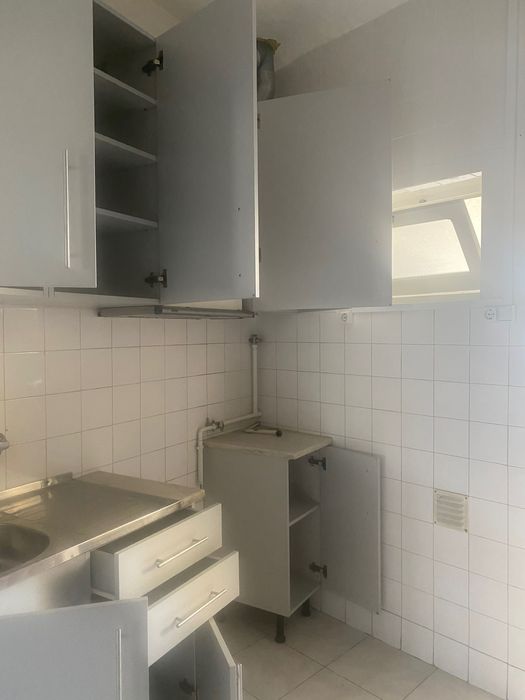 Apartamento T2 na Marinha Grande com bons acessos,