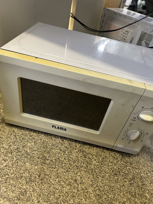 Microondas Flama 20L