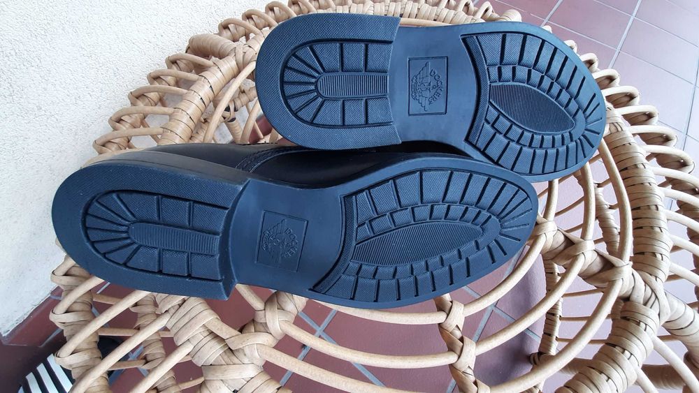 Buty wizytowe męskie czarne Dockers  roz 41