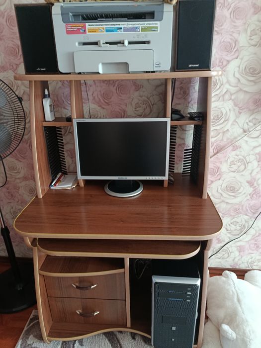 Компьютерный стол
