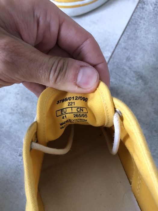 Buty męskie żółte Bershka