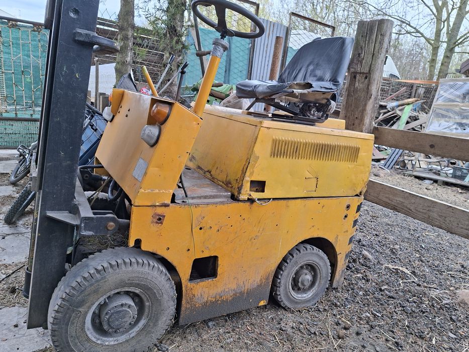 Wozek widlowy Rak Suchedniow  Ursus330