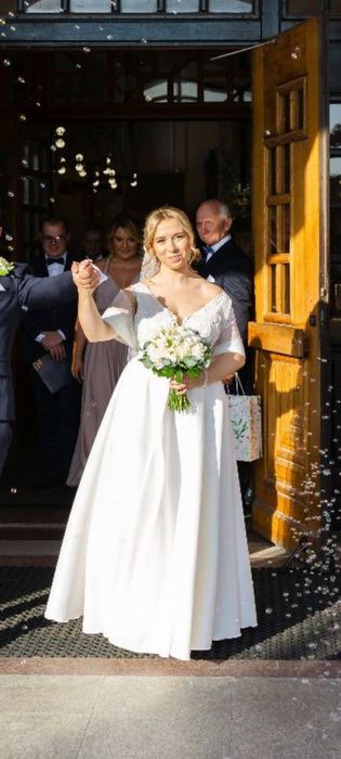 Suknia ślubna Simple Wedding Dress