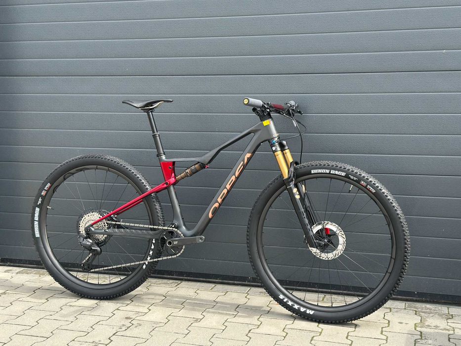 Rower górski Orbea Oiz M-PRO Shimano XT di2 2026 rozmiar M oraz L Diamond-Cherry Red