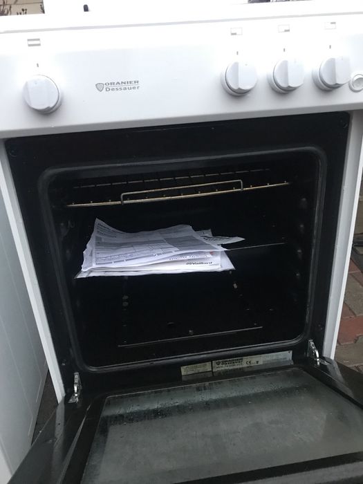 Газова плита з духовкою