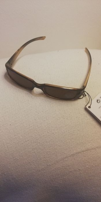 2 pares de oculos de sol novos