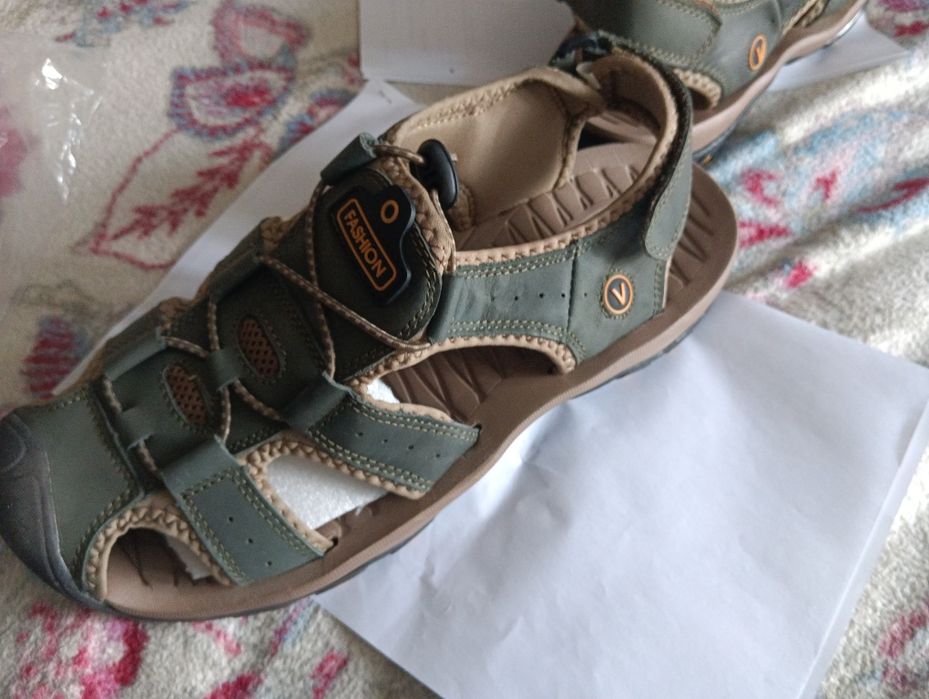 Сандали новые. Качество высокое. 44-45