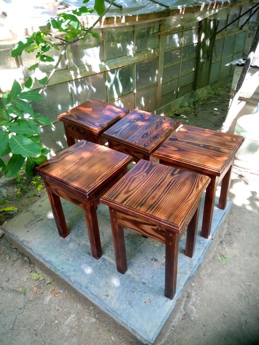 Табуретка соснова