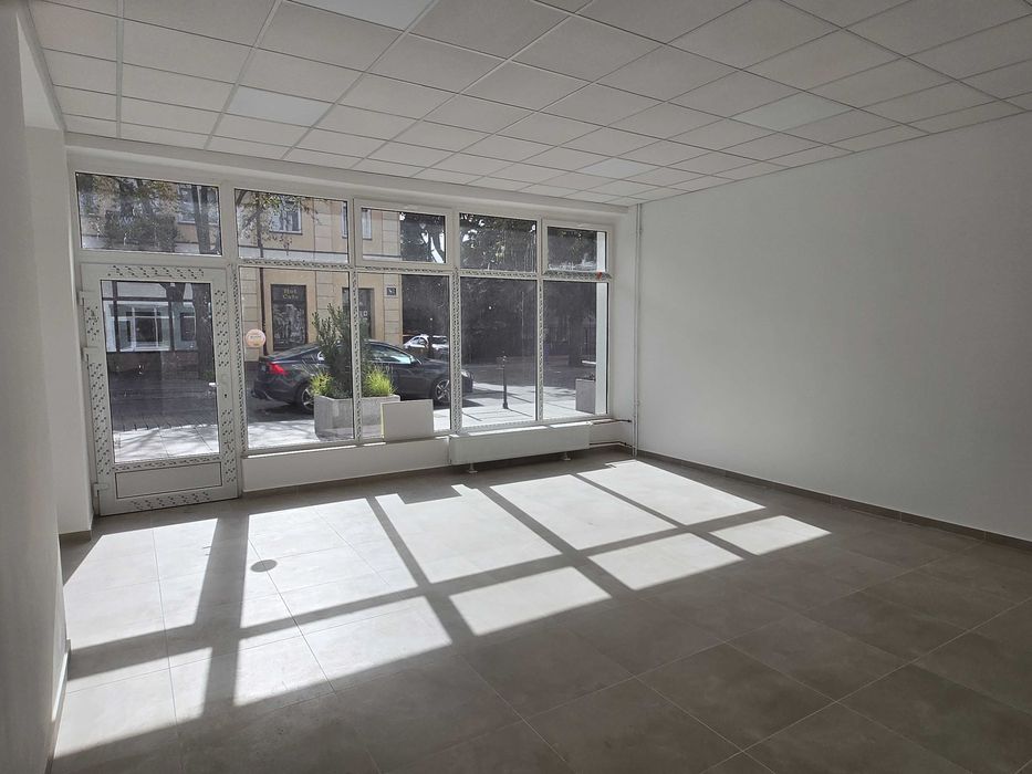 Lokal handlowo-usługowy 115 m² | Duże witryny | Centrum Płocka | Kościuszki 1