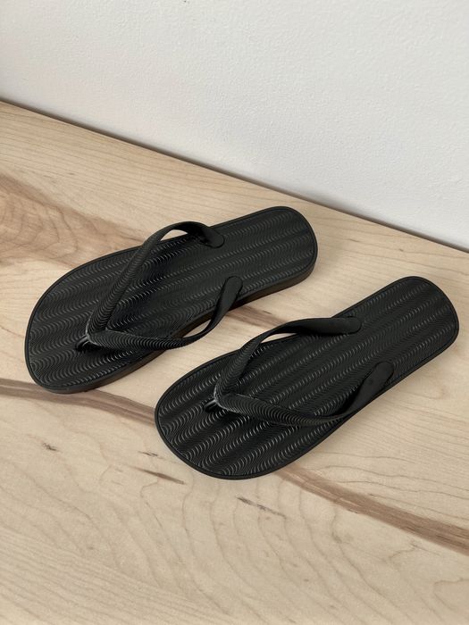 Chinelos flip flop pretos