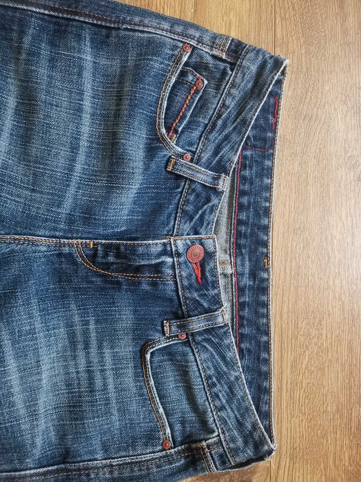 Dżinsy firmy Levis w idealnym stanie, rozmiar S