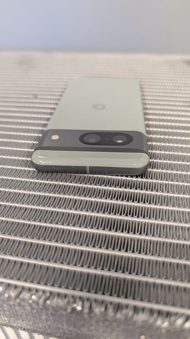Google Pixel 8 128gb Hazel - під відновлення або запчастини