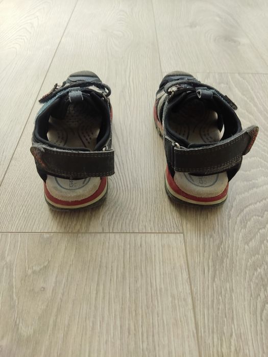Sandálias criança tamanho 31 Geox