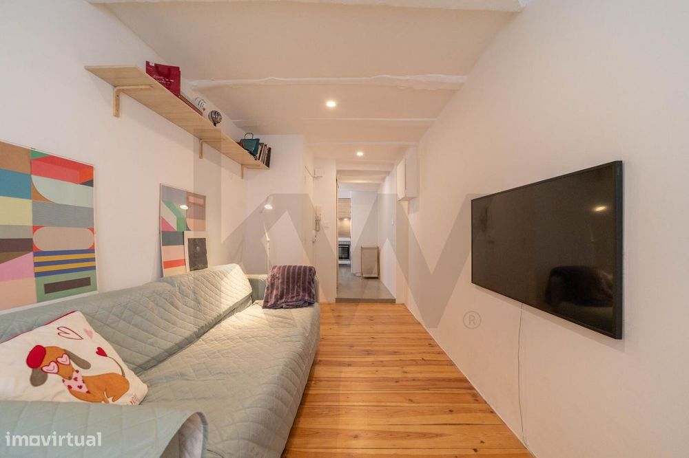 Apartamento T1 Duplex em São Vicente - Lisboa
