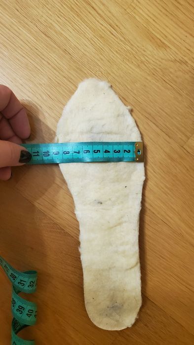 Теплі стильні черевички на танкетці