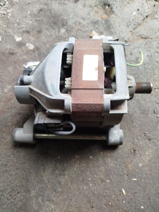 Продается двигатель от стиральной машинки.