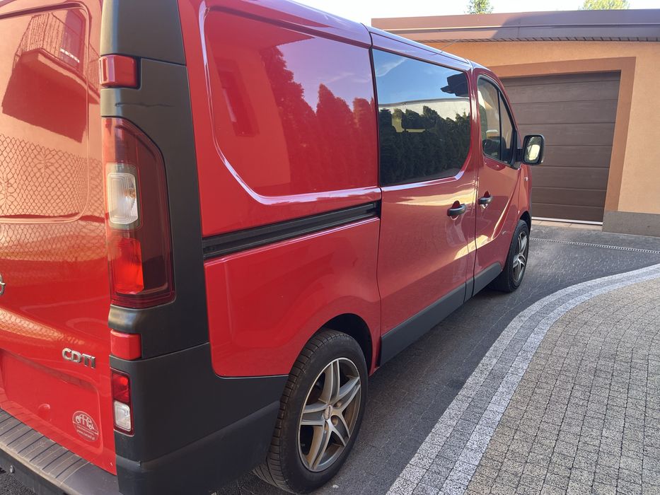 Opel Vivaro trafic Brygadówka 6osobowa Stan BDB