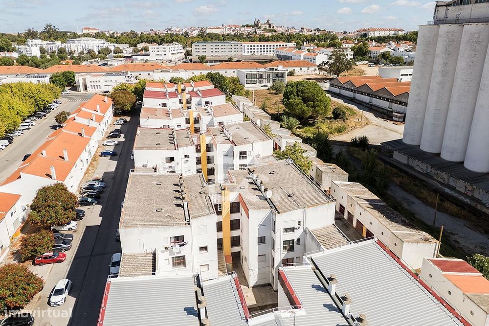 Apartamento T3 totalmente remodelado na Horta das Figueiras, Évora