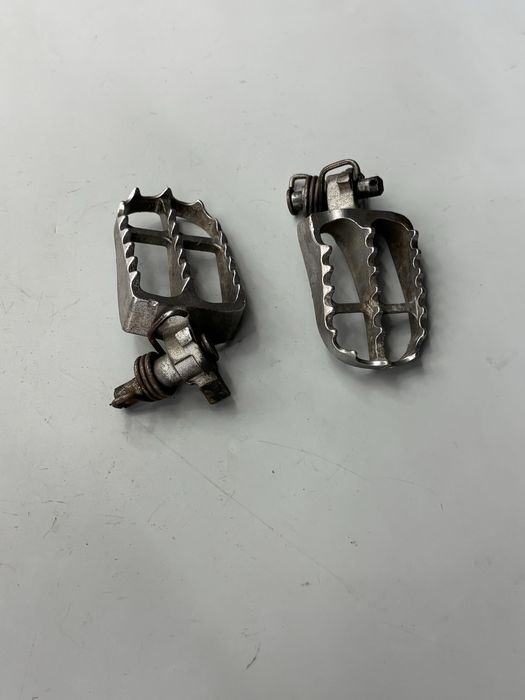 Podnóżki Nóżki Stopki YAMAHA YZF250 / 450