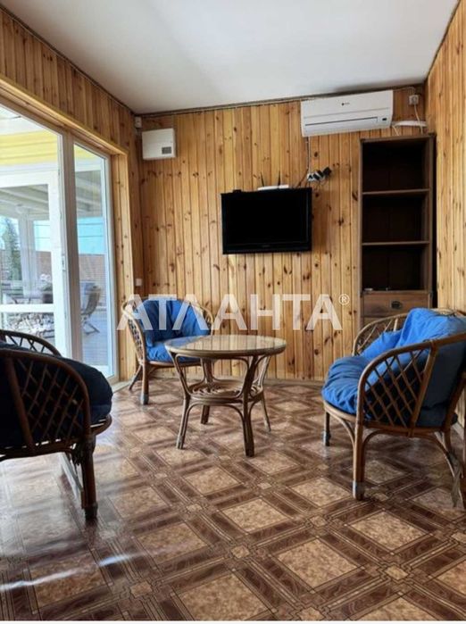 Роскошный дом в Новой Дофиновке, расположенный недалеко от моря.