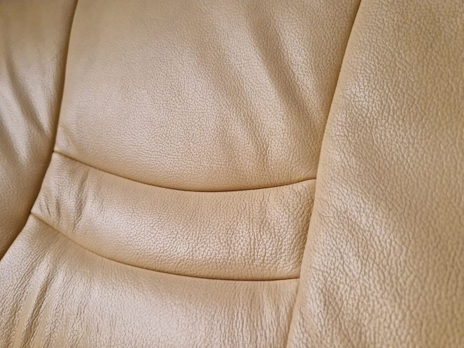 Sofa rozkładana i dwa fotele