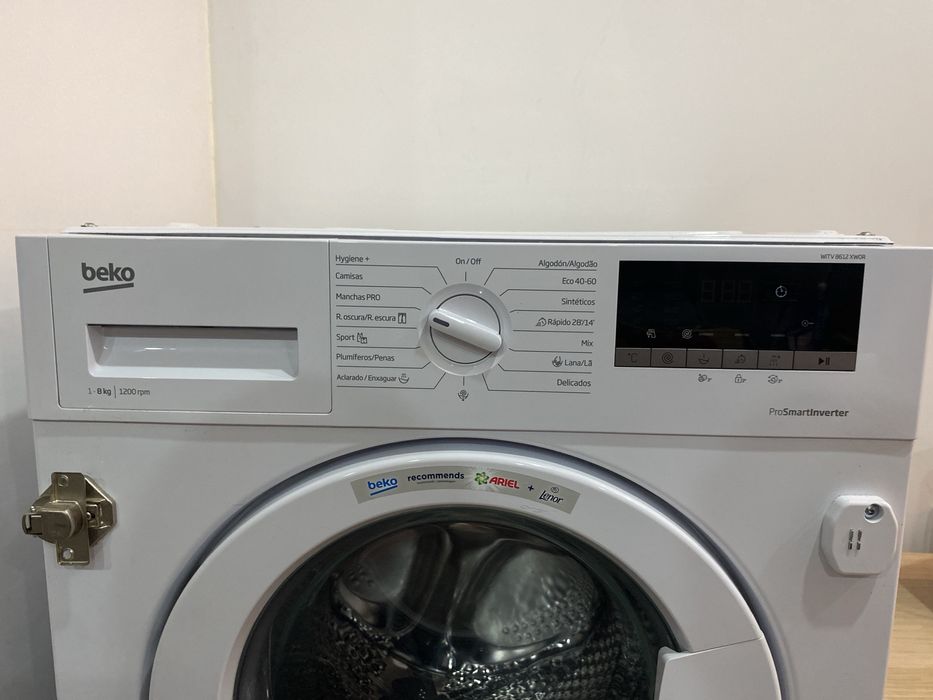 Máquina de Lavar Roupa (de encastre), Beko 8kg