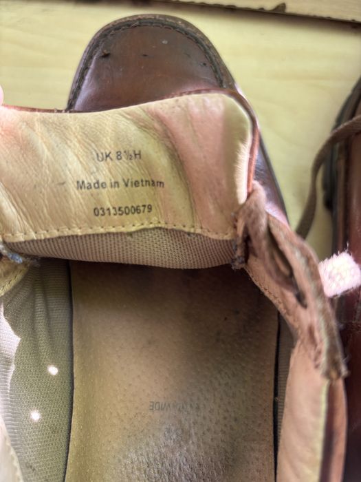 Вживані шкіряні туфлі бренду Clarks