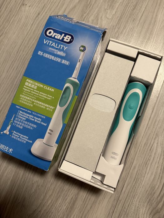 Oral B перезаряжаемая электрическая зубная щетка