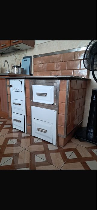 Piec kaflowy z blachami i podkową