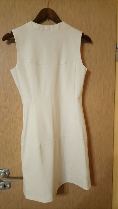 Kremowa sukienka rozmiar 36