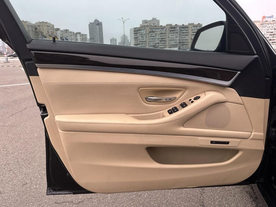 BMW F10 535i 2014 рік