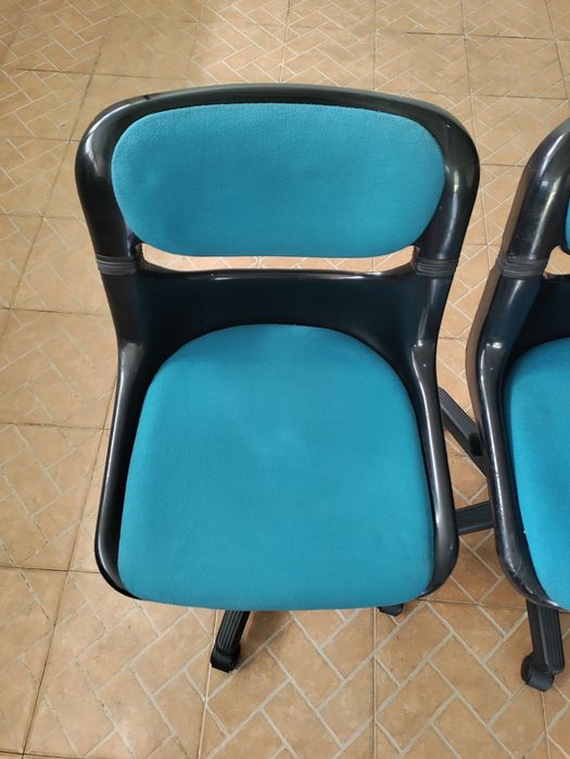 Cadeiras com rodas/pernas